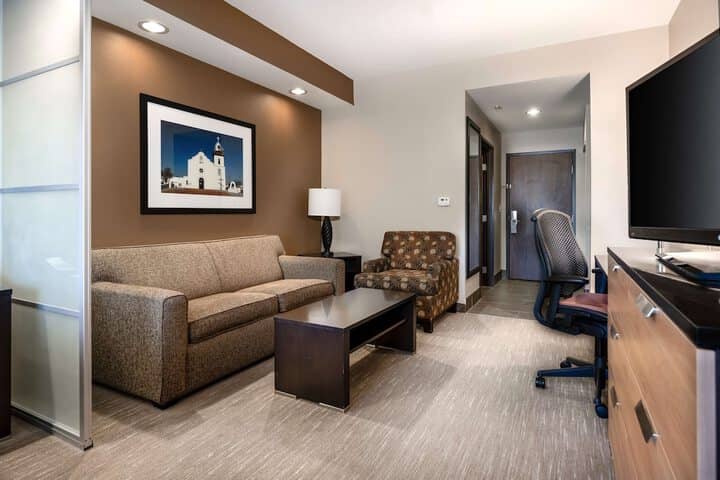 Room 16 of 45